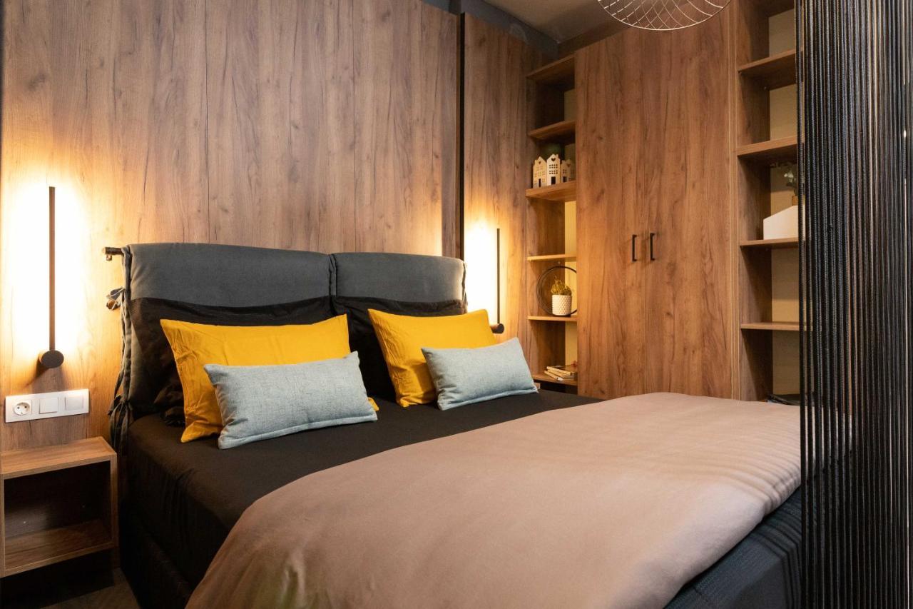 F & B Collection - Minilux For 3 Apartment *
